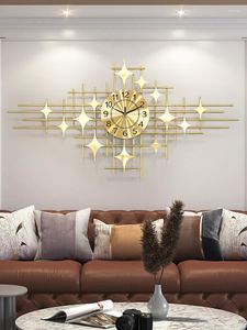 Настенные часы скандинавские световые роскошные часы гостиная домашняя крыльца для спальни смотрит на золотые железные орнамент украшение