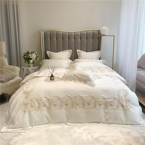 Conjuntos de roupa de cama 4/6 pçs conjunto de algodão egípcio de luxo 100S soberba roupa de cama lençóis brancos com borda de renda grande capa de edredom fronhas penas rei
