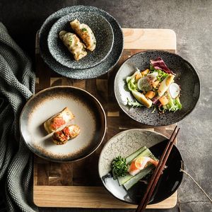 Pratos Pratos Japonês em forma de ovo Prato de cerâmica Prato de jantar em casa Buffet criativo Lado do restaurante Retrô Talheres em formato especial 7 polegadas