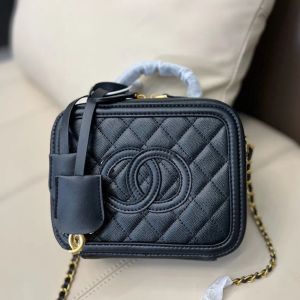 El çantası Kadınların erkek tasarımcısı çantası moda crossbody cüzdan manyetik metal kolye üst 5A omuz çantası küçük kare çanta