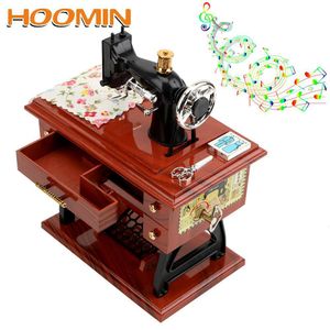 Nyhetsartiklar Hoomin Christmas Year Födelsedagspresenter Mini Sewing Machine Style Music Box Hand Crank Vintage Music Boxes Jewelry Box 230621