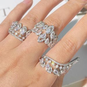 Pierścionki ślubne uilz ins błyszczące srebrny kolor cyrkonowy liść otwarty dla kobiet mody kryształowy palec palec regulowany biżuteria pierścieniowa