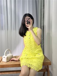 Nya klänningar S-ELF-PORTRAIT LACE MINI DRESS RUND NECK SLEEVE MINI DRESS FÖR KVINNOR GUL NYTT