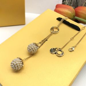 Klassisk high-end populär kvinnlig designerbrev hänge halsband kedja mode smycken party alla hjärtans dag jubileumsminnesmycken smycken tillbehör