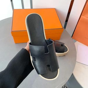 23s/s eleganta designer tofflor modet tjocka kil sandaler bokstäver lady plattform kilar sandal strand hög häl med låda storlek 35-43