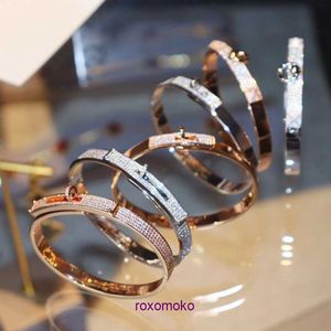 8A Großhandel Designer H Home Bracelets Online -Shop -Brief KEYS Halb Diamond Armband Temperament Temperament 18 Karat Roségold Schweinnasenpaar mit Geschenkbox