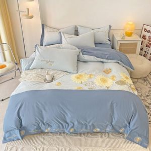 Zestawy pościeli Umyj bawełniany ultra miękki haft słonecznika elegancka niebieska patchworka kołdra płaska/dopasowana blacha do łóżka