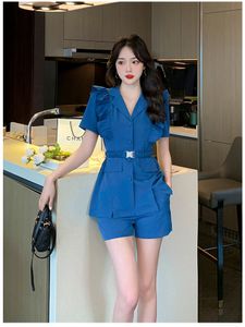 Tvådelt klänning Kvinnors ruffles 2 -stycken Set Elegant Lady Elegant Pants Suits Summer Casual Belt Blazer Blouse Elastic Midje Shorts Outfits Femal 2023