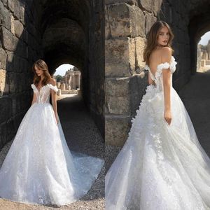 겸손한 Pnina Tornai 볼 가운 오프 어깨 소매 범위가없는 손으로 만든 꽃 스팽글 웨딩 드레스 웨딩 드레스 스윕 트레인 B296R