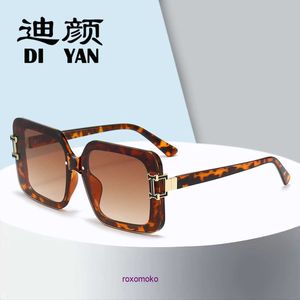 Großhandel Designer H Home Sonnenbrillen zum Verkauf Neue Mode-Box Sonnenblende Persönlichkeit Block Straße Sonnenbrillen mit Geschenkbox
