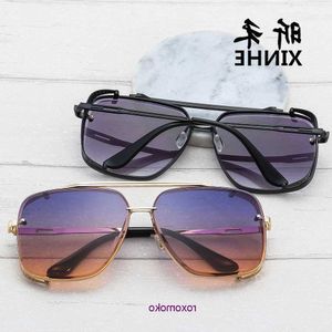 Topp original grossistdita solglasögon online butik mode ny stil mäns och kvinnor metall solglasögon personlig punk vänd över havsglasögon ygx