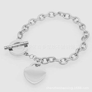 Brand High Grade Heart Matching Jewelry Gold Love OT Buckle TFF Bracelete feminina pêssego sem desbotamento com logotipo