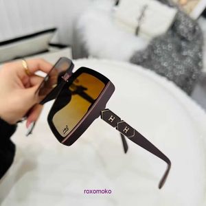 Designer Luxury Brand H Home sunglasses on sale 2023 Fashion square large frame UV resistant womens high end photography and driving trend Wit With Gift Box