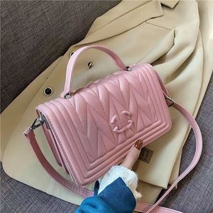 2023New Rhombus temperament bag fashion handbag all senior sense of foreign style shoulder bag crossbody bag manufacturers direct sales