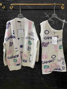 Ccity Swaters Fashion Женская роскошная бренда зимнее контрастное вышивное лоскут с длинными рукавами кардиганы женщин дизайн кнопки карманы винтажный свитер