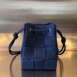 743789 Kvinnors denim hinkväska avancerad av hög kvalitet crossbody väska fläta vintage axelväska kan hålla alla dagliga föremål mycket lämpliga för användning i livet allt och bra tillbaka