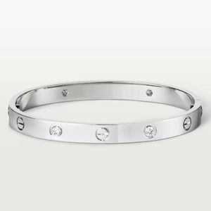 3A -armband Catier Love Wedding Armband 4 Diamanter i ikonisk samling för kvinnor med dammväska Box Storlek 16/19 Fendave