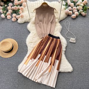 Two Piece Dress Sexy Sweater Contrast color Vertical Stripes Pleated Skirt Suits Women's Autumn Sleeveless Knitted Top Two Piece Long Skirt Sets 2023