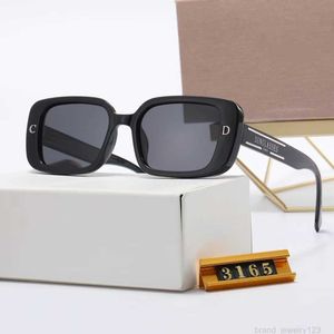 Новое для женщин роскошные дизайнерские очки Поляроид -квадрат солнцезащитные очки с роскошным маленьким рамным затенением UV400 Sun Glasses