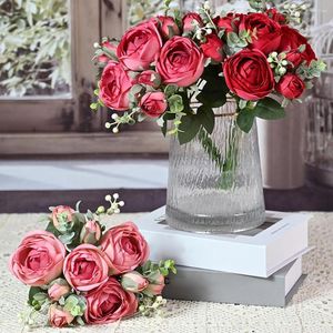 Dekorativa blommor Artificial Rose Bouquet Vacker med stam långvarig delikat falskt blommbröllopsförsörjning