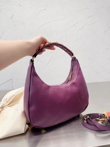 Casual Underarm Shoulder Bag 2023 Sexiga flickor älskar att bära en axelväska vår sommar burst flerfärgad handväska handväska storlek 30.16