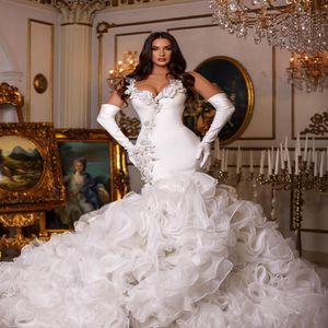 Luxurious Spaghetti Straps Wedding Dresses Sweetheart Bridal Gown Custom Made Lace Appliques Tiered Ruffles Long Train Wedding Gow207m