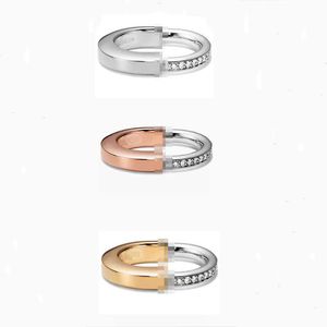 Designer original Novo Tiffays 925 Sterling Silver Diamond Patiling Ring único com pedigree de rosa dourada em casa