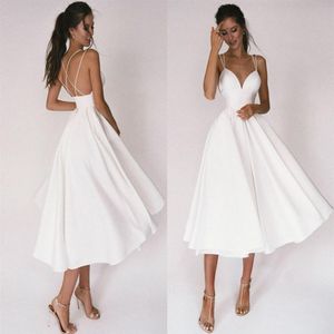Seksowna krótka suknia ślubna 2021 Cienkie paski Criss Cross Proste v szyja satynowe sukienki dla nowożeńców