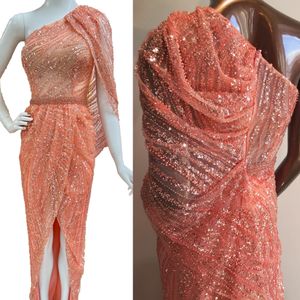 Saudiarabien pärlstav formell aftonklänning 2024 Långärmad monterad skimrande en-axel asymmetrisk lady pageant cocktail party klänning hög slits mörk ros tarik