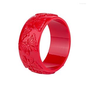 Bangle Vintage Colorful Resin Acrylic Carved Butterfly With Designer Charms Simple Ladies Bracelet For Women Fashion JewelryBangle Raym22