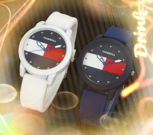 Herrklocka klockor av hög kvalitet designer mode casual lyxkvartsbatteri 40mm armbandsur