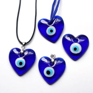 Prezzo all'ingrosso Collane con ciondolo Blue Evil Eye Ciondoli in vetro a forma di cuore Turchia Accessori per gioielli greci Ornamenti per occhi di diavolo