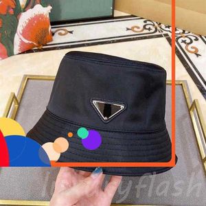 8t Hat Casquette Designer Stars with The Same Casual Outing Flat-top Small Brimmed Hats Wild Triangle Standard Ins Ba30819983