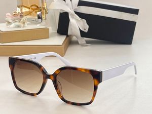 Uomini occhiali da sole per donne più recenti vendute occhiali da sole della moda da sole da sole Gafas de sol Glass Uv400 Lens con scatola abbinata a caso 10NY