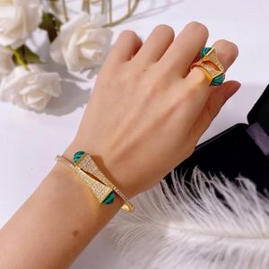 Bangle Luxury Twin Pagodas Style 6 slags färggrön röd blå lila triangel malachite armbandbangle för kvinnor