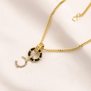 Varumärkesdesigner hängar halsband bleknar aldrig guldpläterat rostfritt stål dubbel bokstav choker hänge halsband kedja smycken tillbehör zg1081