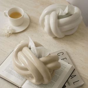 Scatole di fazzoletti Tovaglioli Fun Knot Scatole di fazzoletti di ceramica Europeo Moderno Creativo Carino Arte astratta Portatovaglioli Home Tavolino Desktop Tovagliolo di carta 230621