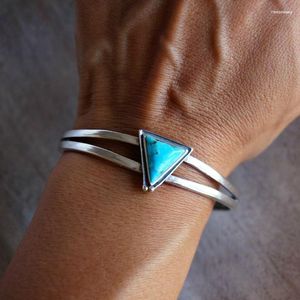 Bangle 2023 Vintage Inlaid Triangle Natural Stone Simple Bracelets For Women Personality Geometry Jewelry Wedding Anniversary Gift