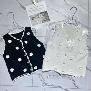 23SS Womens Knits Womens Designer Clothing Solidfärgad Flower Pearl Figur 5 Dekoration Knittad Vest Tops Högkvalitativa Womens kläder A1