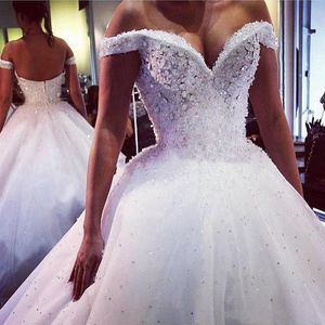 Luksusowe kryształowe sukienki ślubne Białe tiul długie suknie ślubne z koralików na ramionach koronkowa sukienka panny młodej