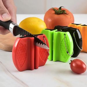 1 st hushållens miniknivslipare handhållen automatisk knivslipare slipande sax Köksvinkel för skärpning av knivar och köksknivar