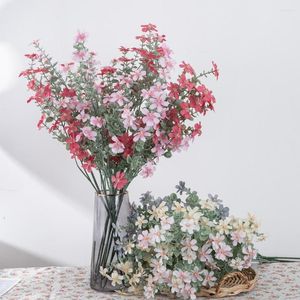 Fiori decorativi Simulazione Daisy Home Year Decorazione Sposa Handheld Artificial Rose Wall Pography Puntelli Sfondo Rifornimento del partito