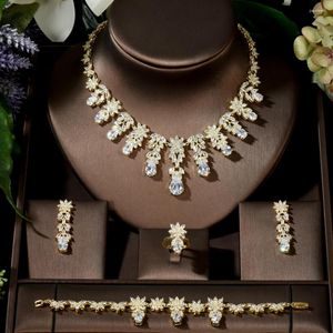 Collana Orecchini Set Moda Oro Colore CZ Pietra Orecchino Brillante Lungo Goccia Abito da sposa Gioielli per le donne N-1479