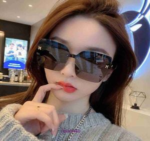 Korean Large Sunglasses 2024 New H Letter Fashion to Make round Face Ins Online Influencer UV Protection With Gift Box