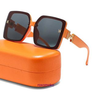 2024 designer di marchi di lusso H occhiali da sole polarizzati da uomo Personality Square Sun Glasses Women UV con scatola regalo