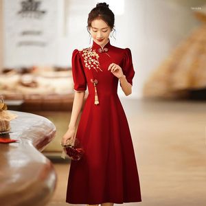 Etnik Giyim Kadınlar Retro Çin Mandarin Yakası Gelin Elbise Seksi Nakış Çiçek Ziyafet Elbise Puf Kılı