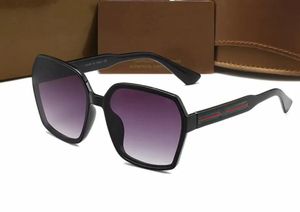 Tasarımcı Güneş Gözlüğü Kesik Kesim gözlük Buffalo Boynuz Ahşap Çerçeve Kahverengi lens Moda INS Net Kırmızı Aynı Erkek ve Kadınlar Vintage Toptan Satış