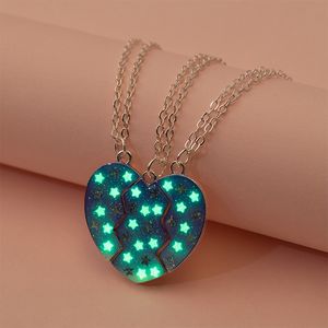 Girls Bestie FriendsityBFF Necklaces 3 Best Friend Jewelryギフトのための明るい星3PCS傷ついたハートペンダント