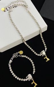 Ожерелье с инкрустацией бриллиантами Браслет Латунное ожерелье Европейская и американская мода Универсальный нишевый дизайн Цепочка на ключицу
