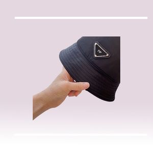 Fashion Bucket Hat Designer Hats Simple Ball Cap for Mens Woman Black White Optional Caps High Quality4741180